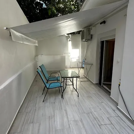 Apartment Luxury Semi Basement With Terrace *